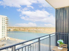 B1 Studio in Yas with canal view
